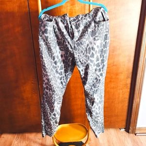 Asos curve sz 22 leopard print leggings with pockets faux skinny jeans